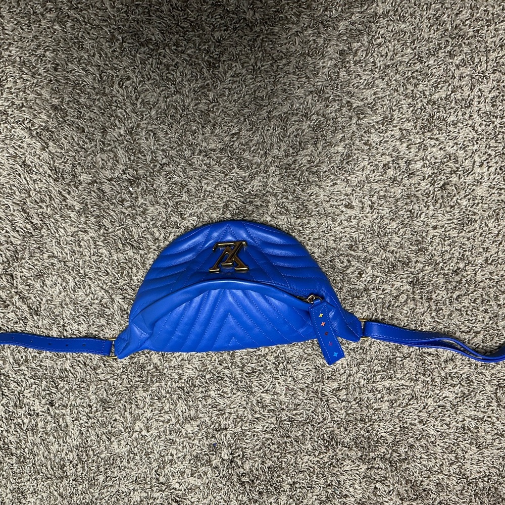 Louis Vuitton Vibrant Blue Quilted Crossbody Bag - Picture 2 of 6
